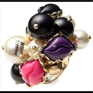 💋Betsey Johnson Pearls & Lips Ring💋